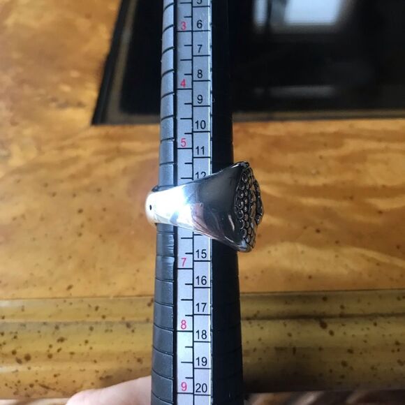 Sterling Silver Elephant Ring Size 6 - Picture 3 of 8